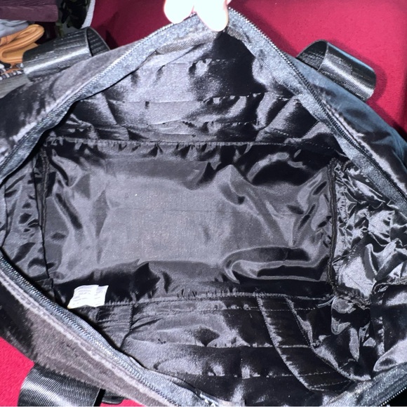 COPY - LARGE BLACK QUILTED UNDER ARMOUR BAG. NEW W/O TAGS - Picture 6 of 7